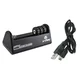 Le chargeur est fourni avec un câble mini USB...