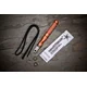 Disponible en plusieurs coloris (ici, orange)