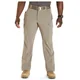 Le pantalon tactique Traverse de 5.11, vue de face (version kakhi)