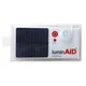 La LuminAID est très compacte, une fois pliée