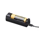 ARE-X1 V2.0 garni d'un accumulateur 21700, câble USB-C branché à l'entrée